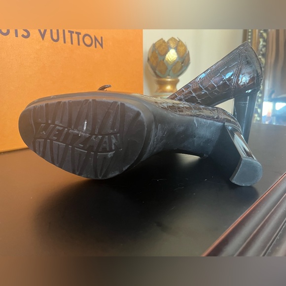 Stuart Weitzman Duplicate Brown Crocodile Pattern Patent Leather Pumps - SZ 7.5 - Picture 8 of 8